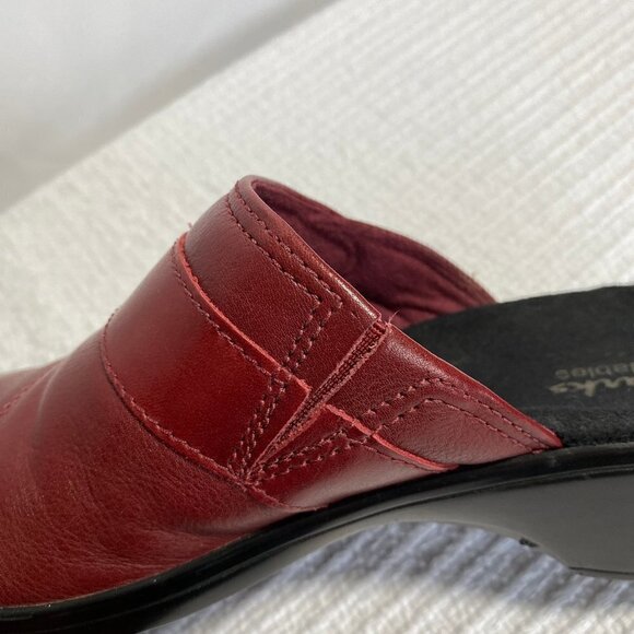 Clarks Red Leather Comfortable Clogs Size 7.5 - Picture 7 of 13
